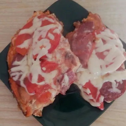 Пицца из батона на сковороде