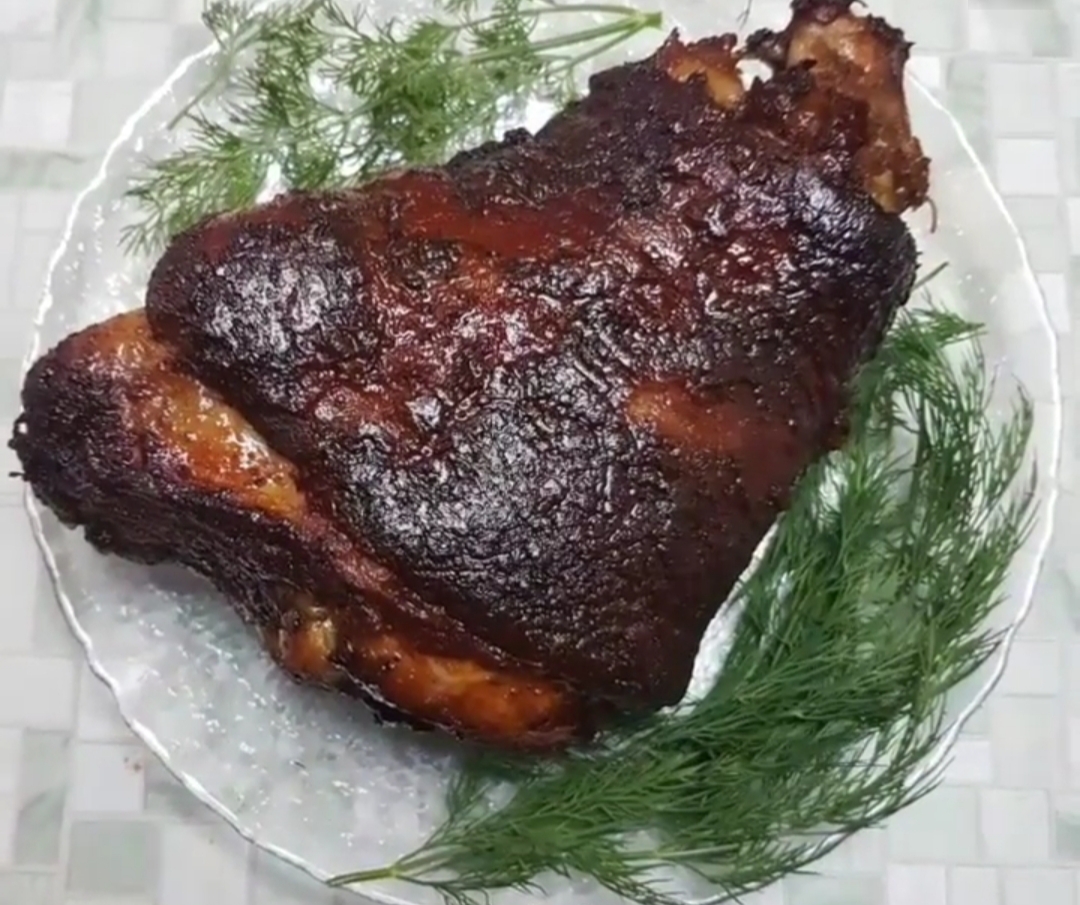 Нежнейшая ароматная рулька