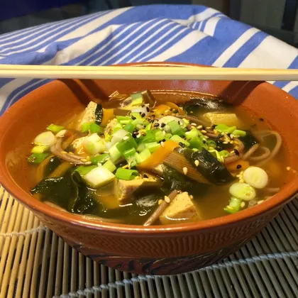 Азиатский суп с лапшой