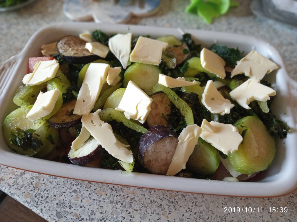 Индейка запеченная с овощами