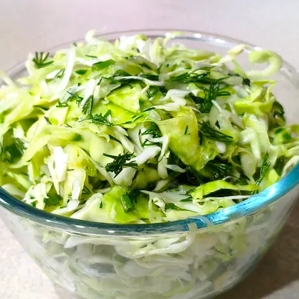 Салат из свежей капусты и огурца