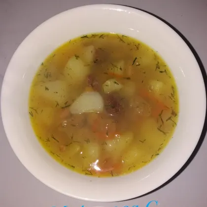 Суп с тушеной говядиной и фасолью
