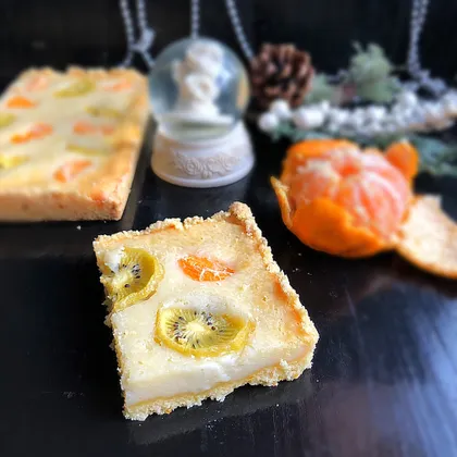 Новогодний Сметанный пирог с мандаринами и киви