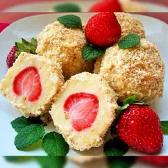 Творожно-песочные шарики с клубникой🍓