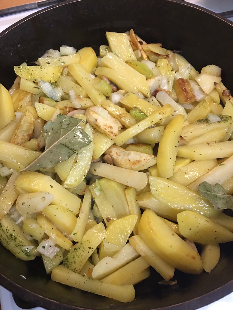 Жареная картошка нового урожая