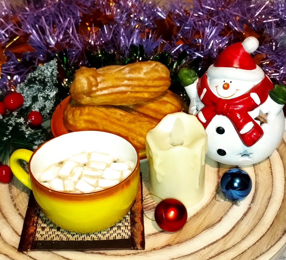 Рождественский Кофе со сливками и маршмеллоу