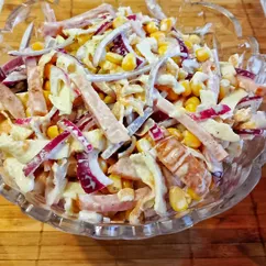 Салат с яичными блинчиками