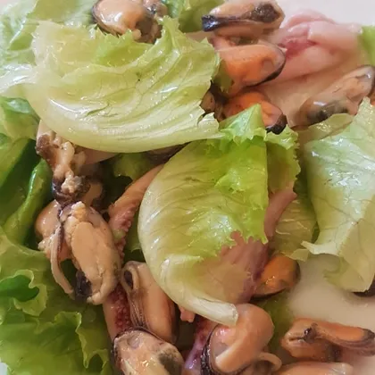 Быстрый салат из морепродуктов