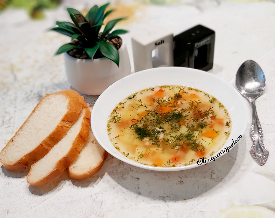 Суп из консервированной горбуши и кускуса