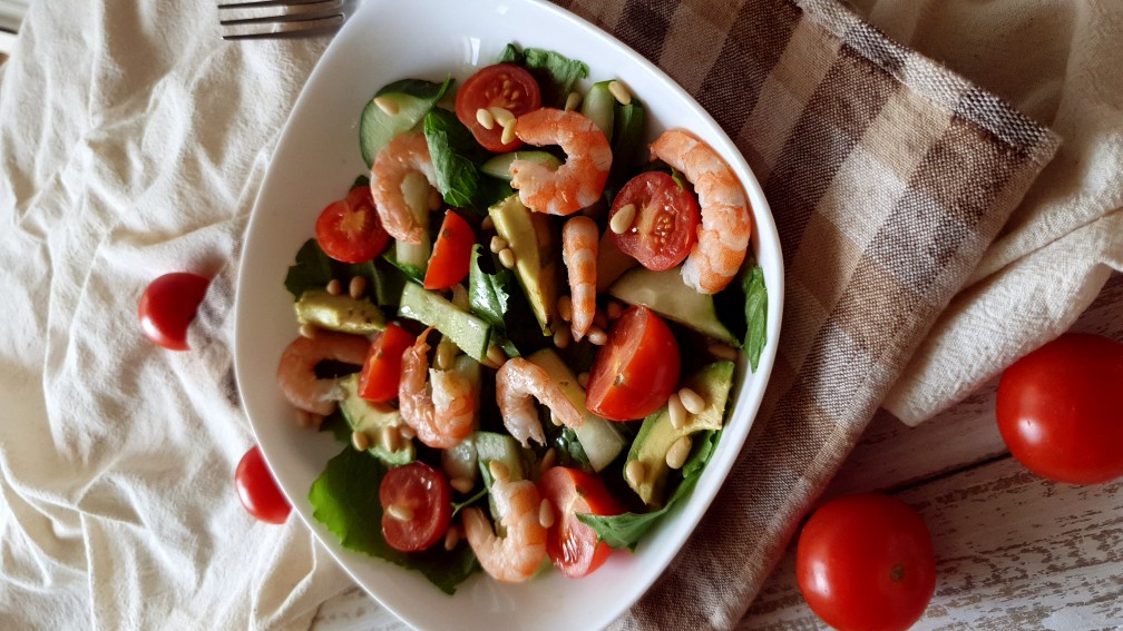 Салат с креветками