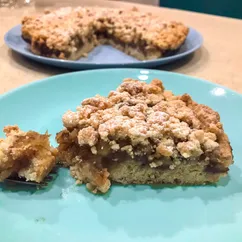 Насыпной яблочный пирог 🥧 его ещё называют Сбричолата с яблоками