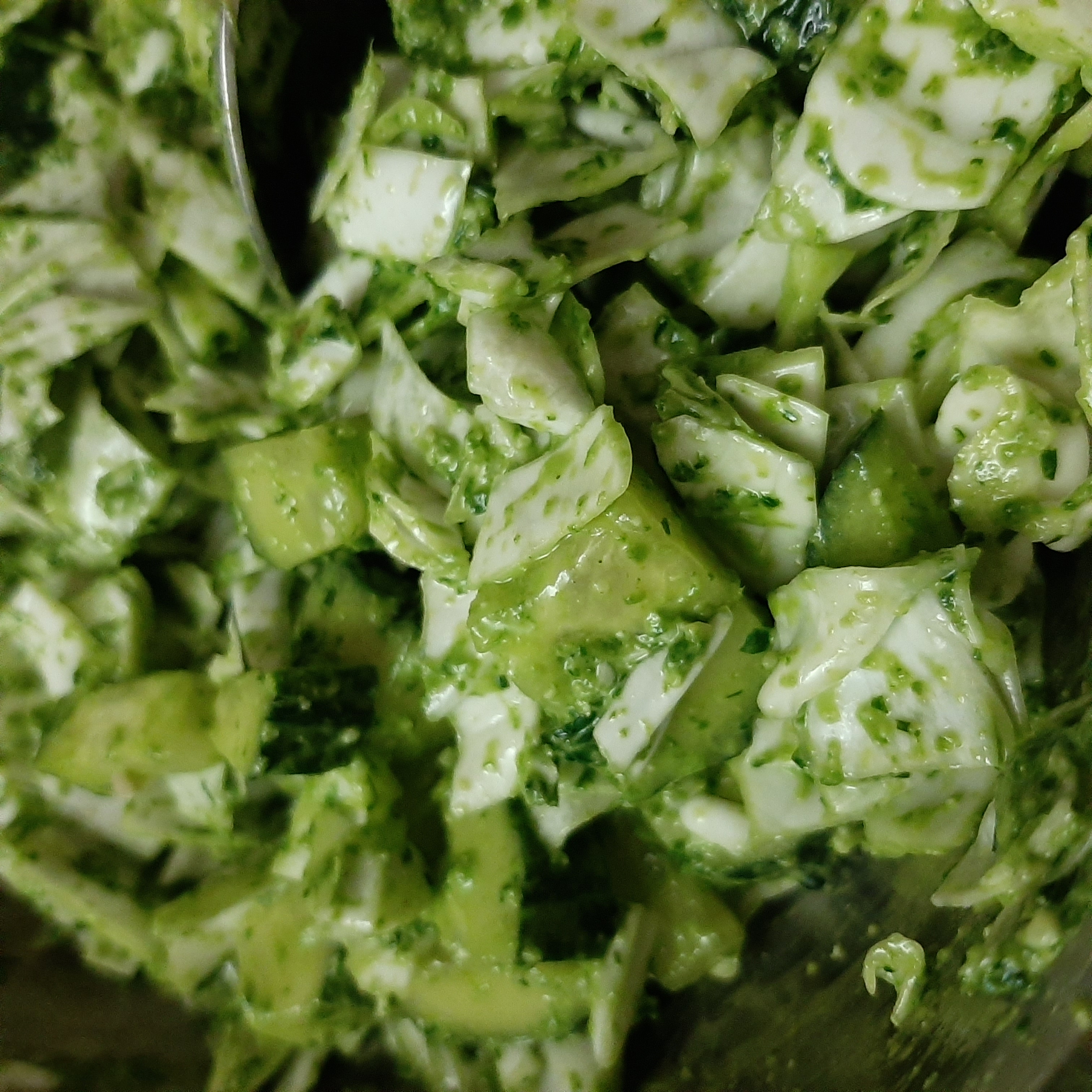 Салат с зелёным соусом 