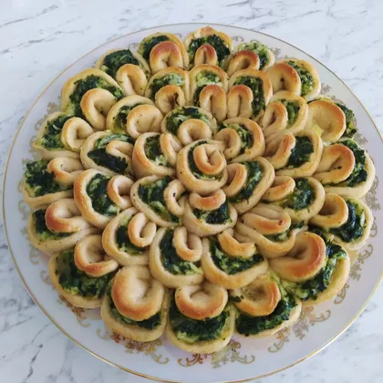 Пирог "Хризантема" со шпинатом и сыром