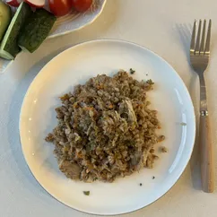Гречка с тушенкой