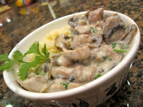 Грибы с курицей под сливочным соусом