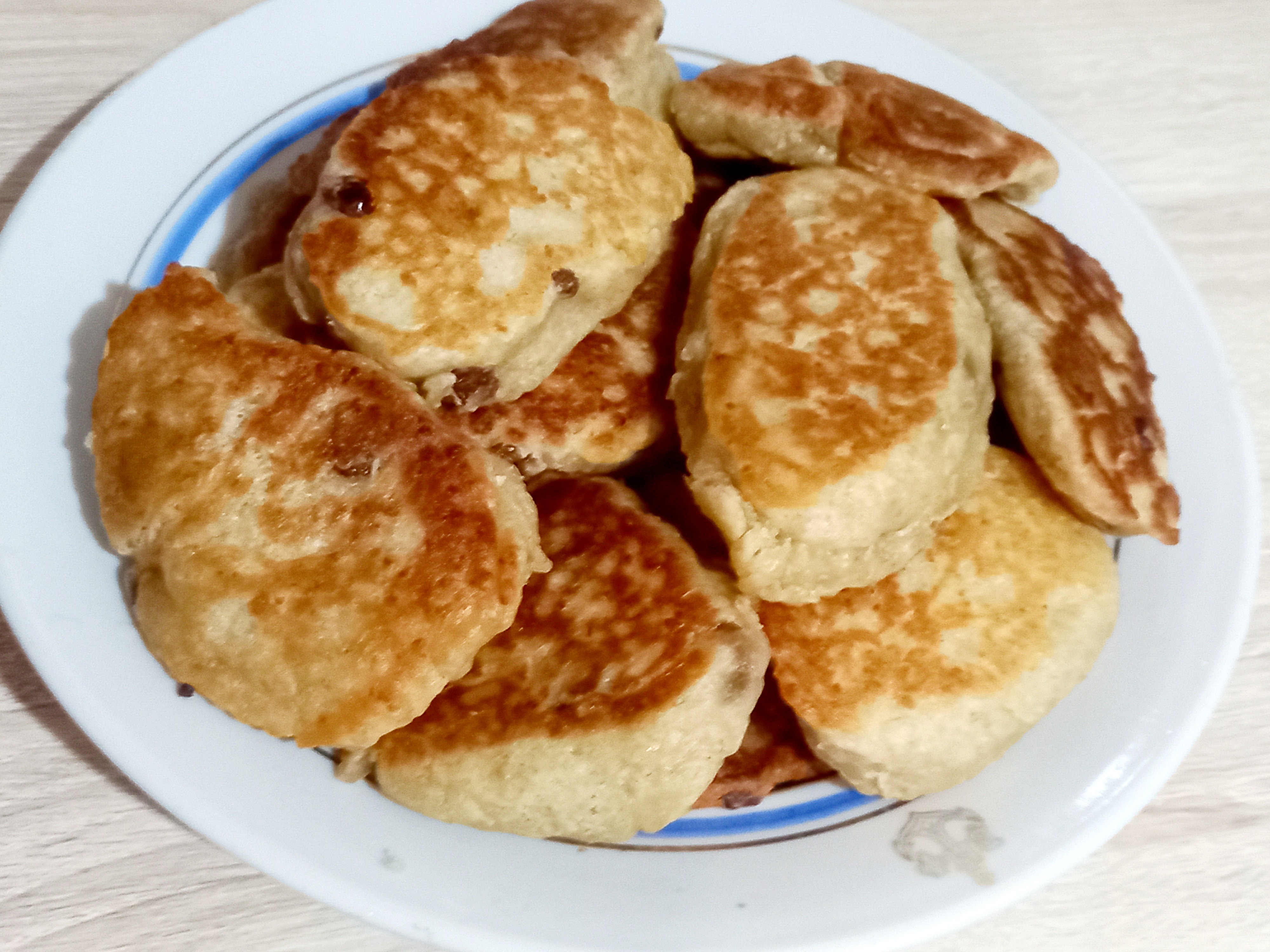 Оладьи с изюмом, но без яиц