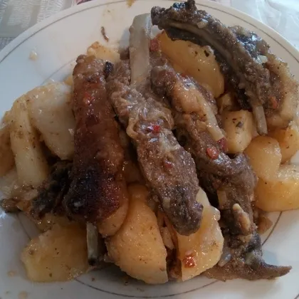 Свиные ребра с картофелем