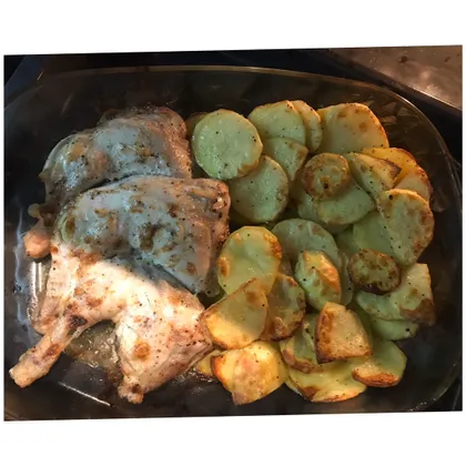 Бёдра куриные с чесноком и картофелем в духовке