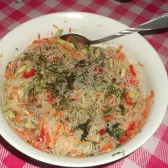 Glasnudelsalat  /Салат из стеклянной лапши