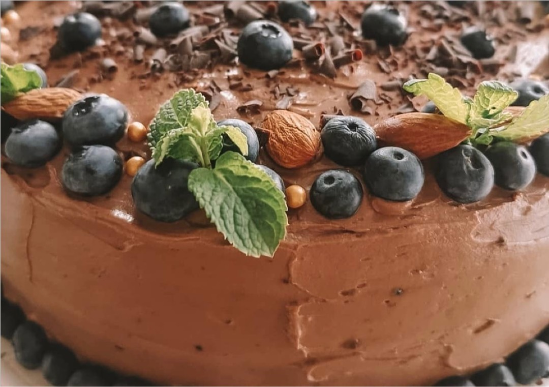 Пошаговый рецепт приготовления: Простой шоколадный бисквитный торт
