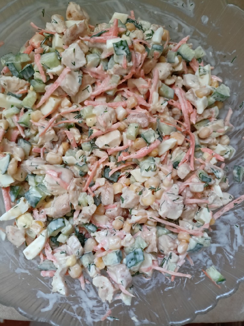 Салат с кукурузой и курицей