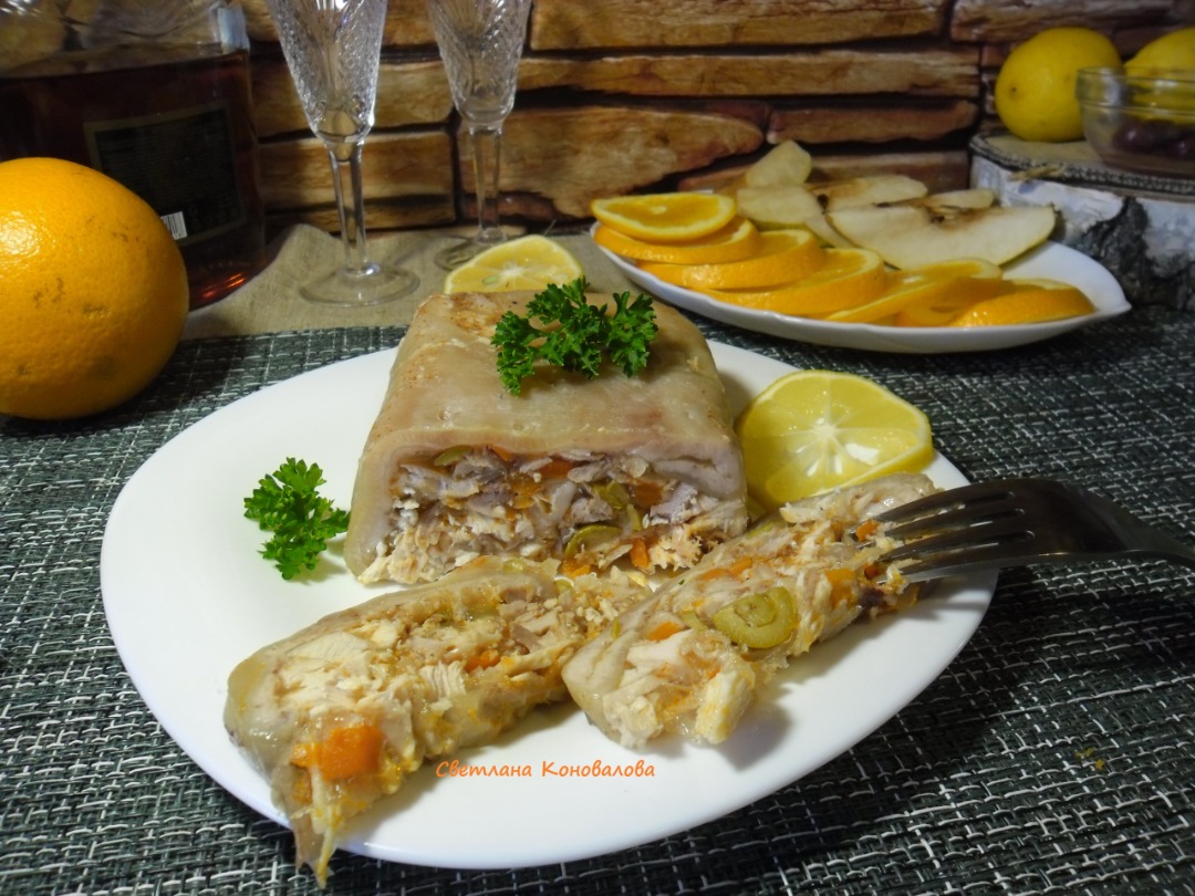 Террин из свиной рульки, индейки и курицы