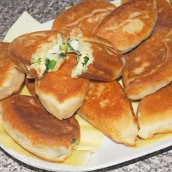 Пирожки с яйцом и зелёным луком