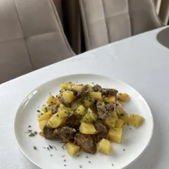 Куриная печень с картофелем