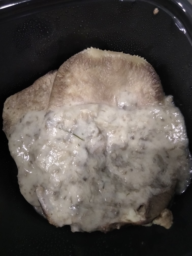 #карнавал Язык под грибным соусом