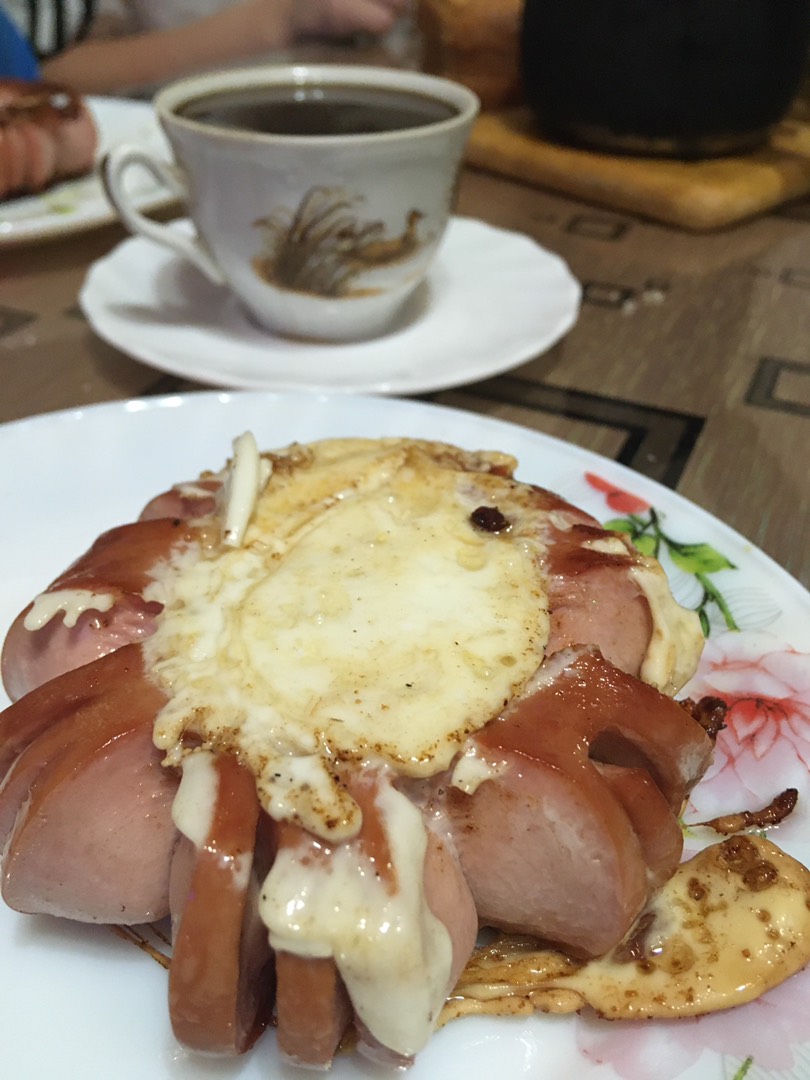 Яичница в сосиске