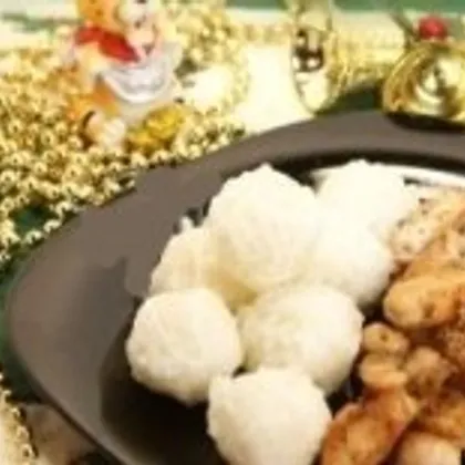 Новогоднее горячее «Рисовые снежки» с курицей