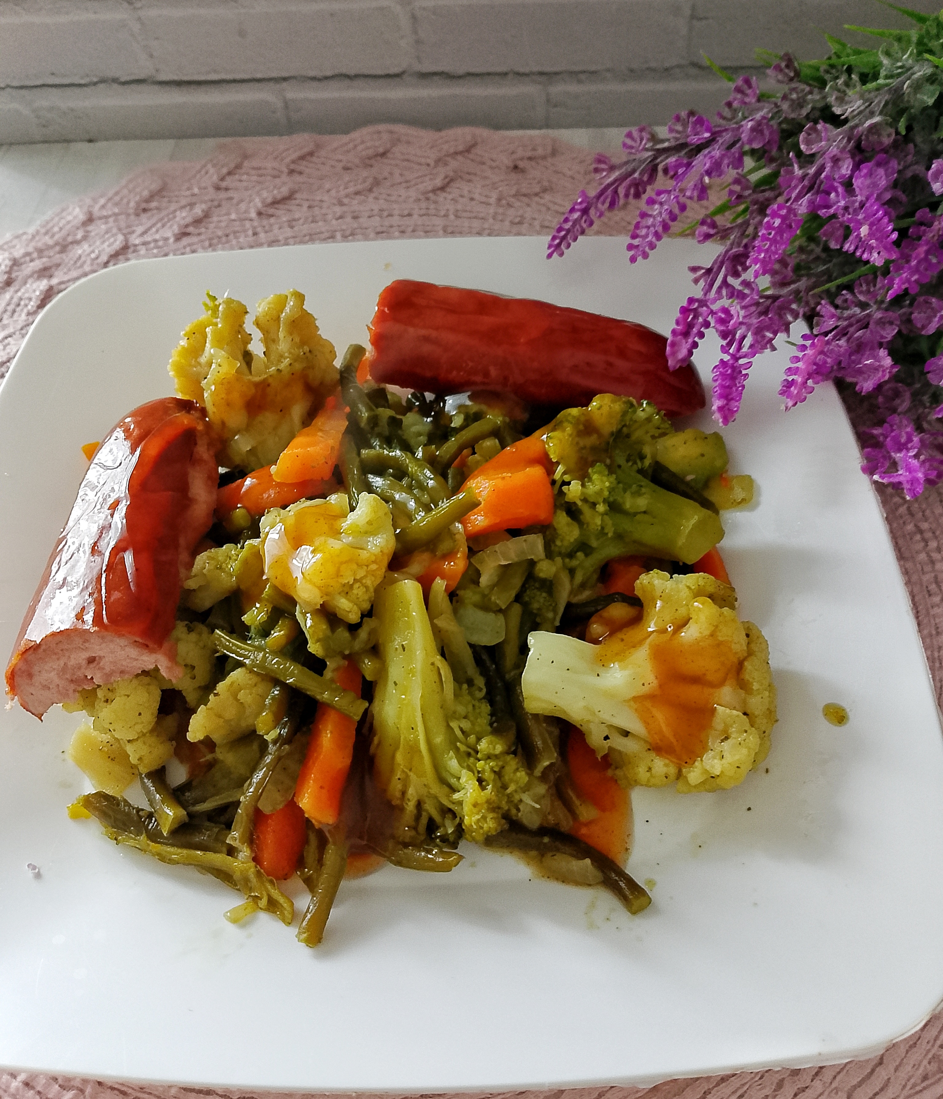 Гарнир из замороженных овощей под кисло-сладким соусом