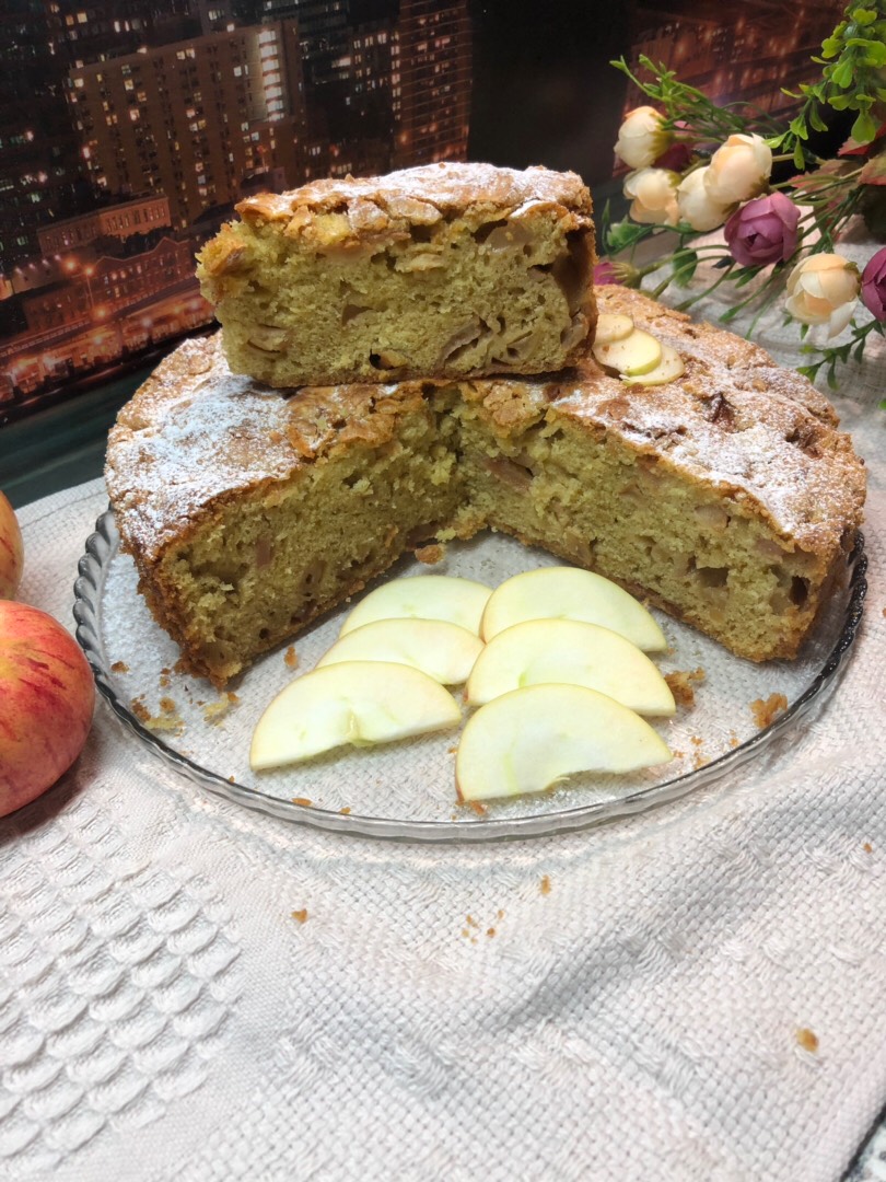 Шарлотка с корицей