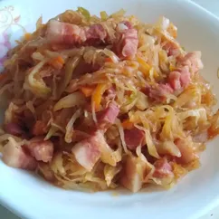 Капуста с соленой грудинкой