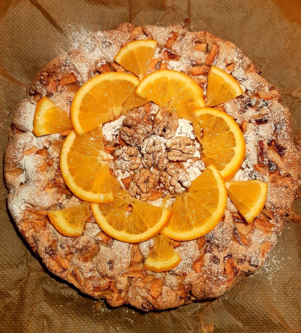 Шарлотка с грецкими орехами 🥧