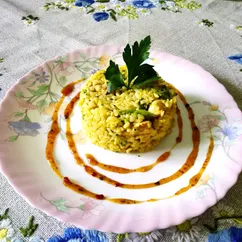 Рис карри с брокколи и курицей