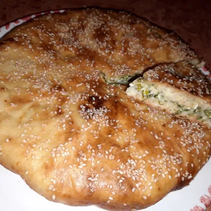 Пирог с сыром и зеленью на кефире с содой