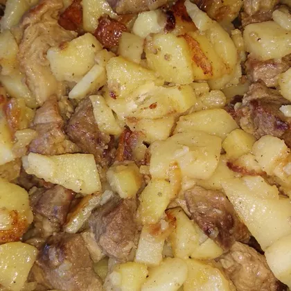 Жареный картофель со свининой