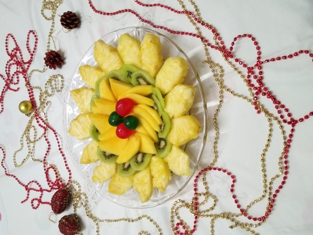 Фруктовая тарелка 🎄🎄🎄🎄🍍🍍🍍🍒🍒