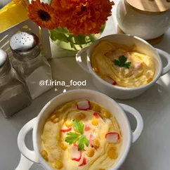 Омлет с кукурузой и крабовыми палочками в микроволновке 