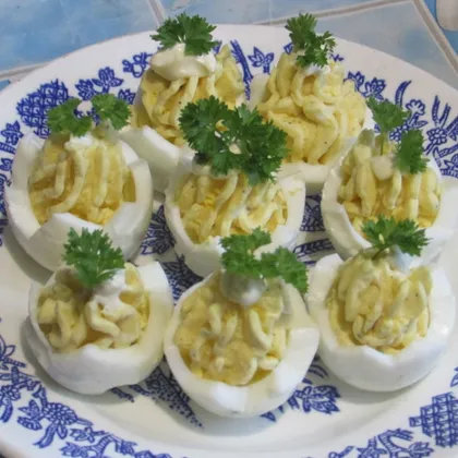 Закуска - фаршированные яйца