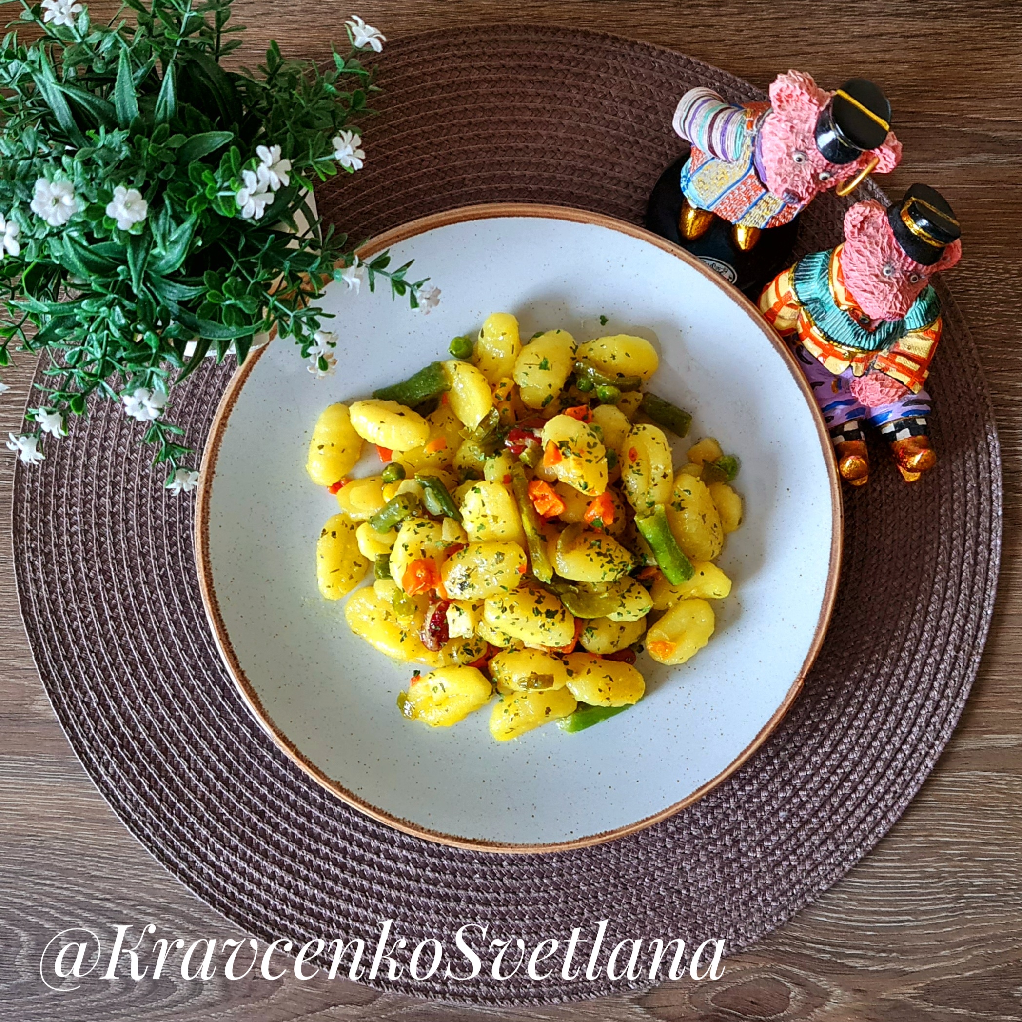 Индейка с овощами и картофельными ньокками