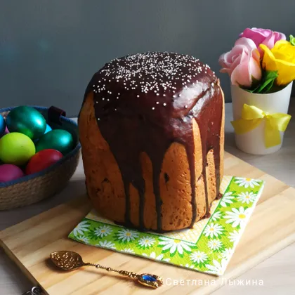 Кулич в хлебопечке с орехами и изюмом в шоколадной глазури 