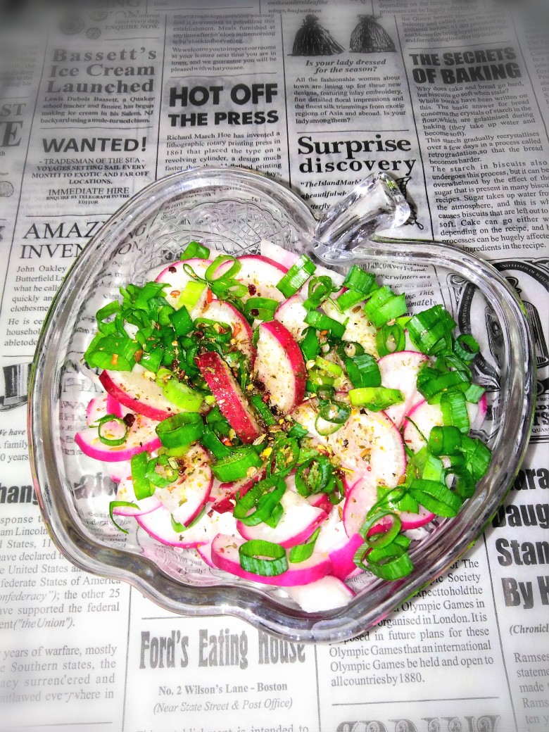 Овощной салат с редисом