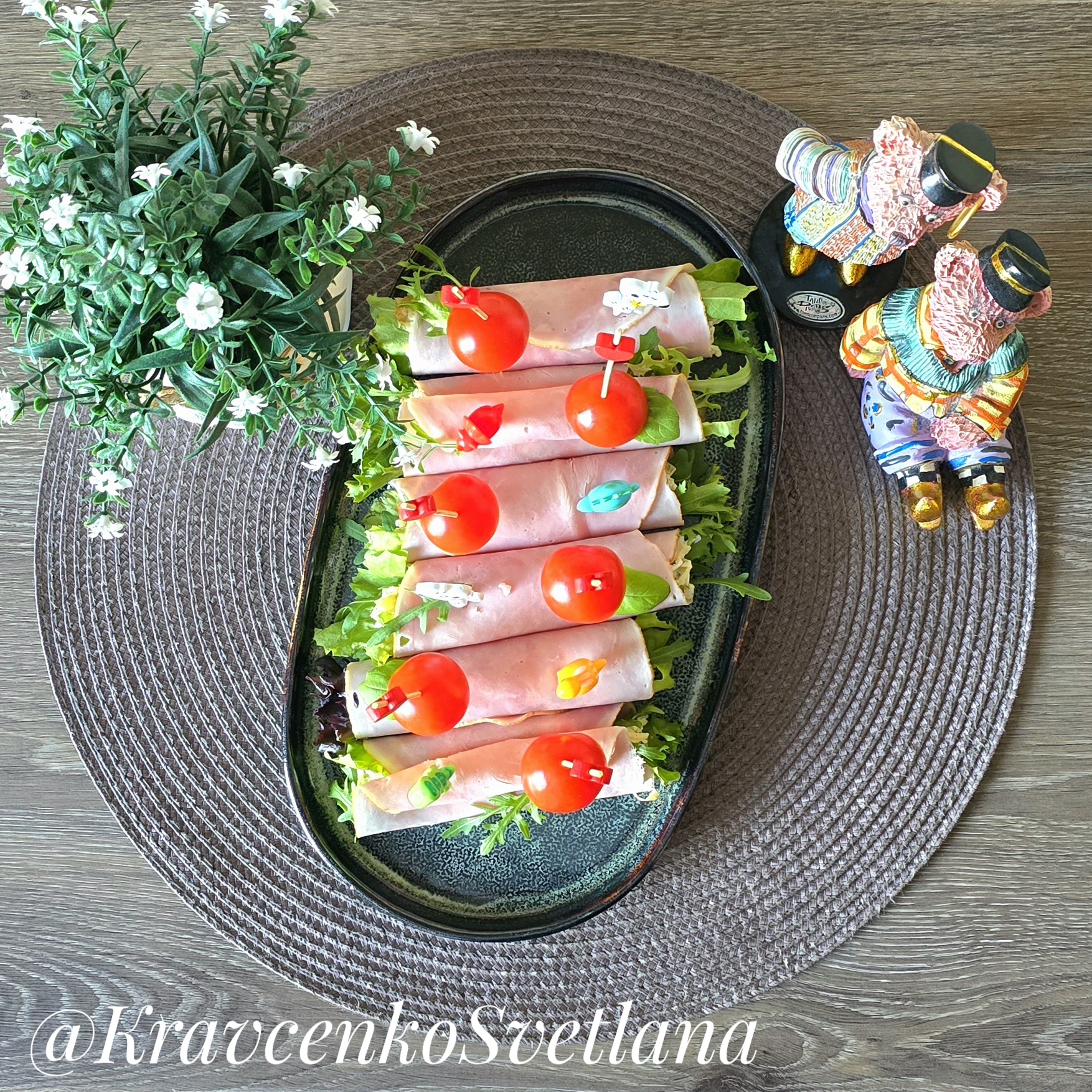 Рулетики из ветчины