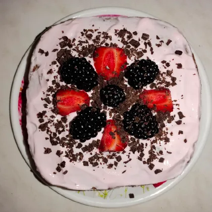 Тортик с ягодами без выпечки (подойдёт для ПП)