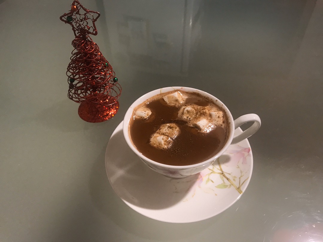 Какао с молоком и маршмеллоу