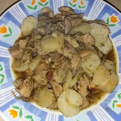 Тушёный топинамбур с мясом