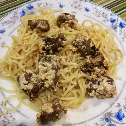 Говядина в горшочках со спагетти