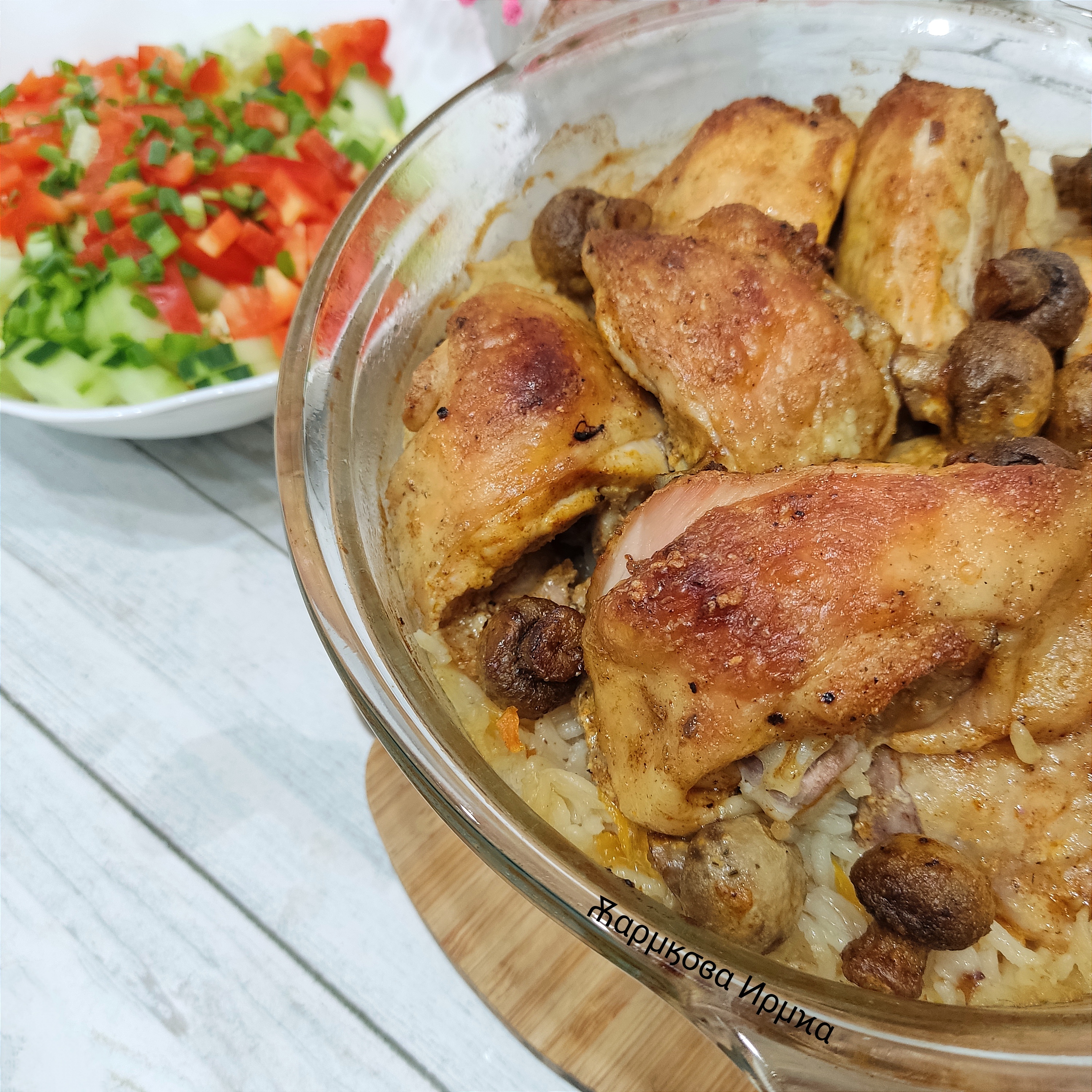 Рис с курицей и грибами в духовке